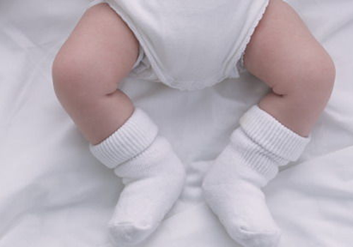夏天宝宝需要穿袜子睡觉吗 夏天宝宝需要穿袜子睡觉吗吗
