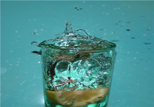 蛋白粉可以用冰水泡吗（蛋白粉可用凉水泡吗）