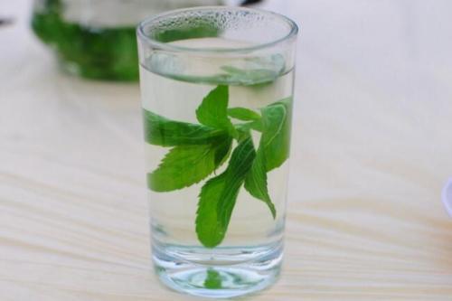 经常熬夜喝什么茶好(经常熬夜喝什么茶好一些)