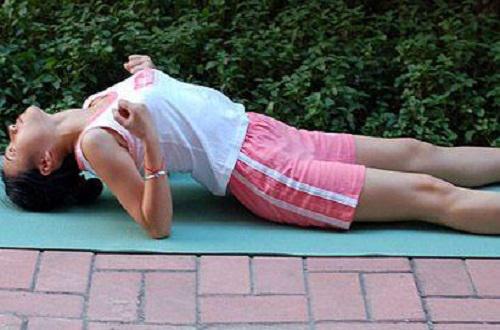 瑜伽排毒体式（瑜伽排毒体式有哪些）