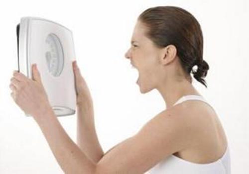 运动减肥平台期怎么办（运动减肥遇到平台期该怎么突破它）