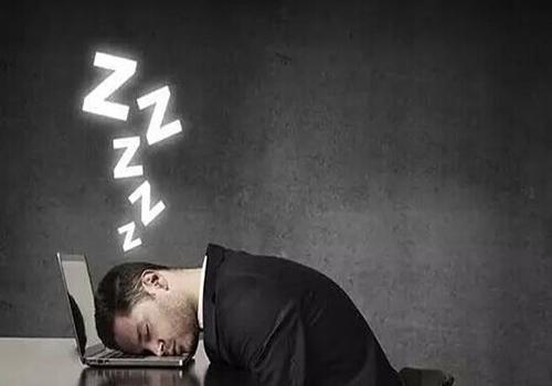 痛风跟熬夜有关系吗（熬夜对痛风有影响吗）