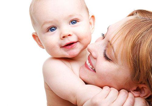 冬天宝宝发烧怎么散热 宝宝冬季发高烧如何散热