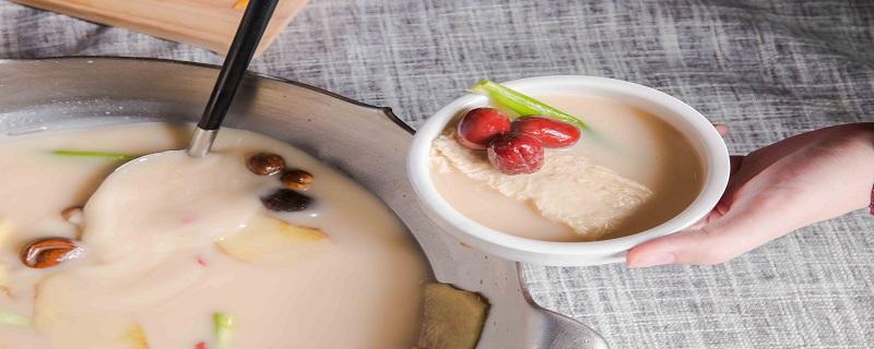 猪骨高汤怎么样能熬白（猪骨高汤如何熬制）