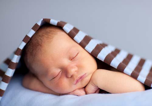 冬天宝宝睡觉睡袋好吗 婴儿冬天睡睡袋好吗