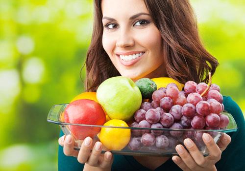 女性经期吃什么最好（女性经期吃什么最好补血）