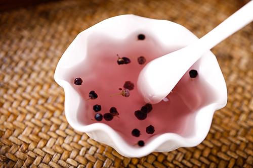 枸杞颜色怎么算好 枸杞泡水颜色怎么算好