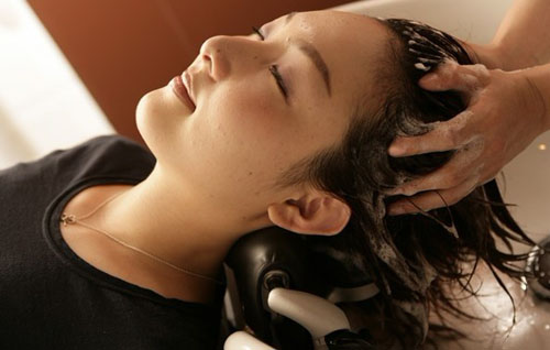 中暑可以洗头吗 中暑洗头头部会有什么问题吗