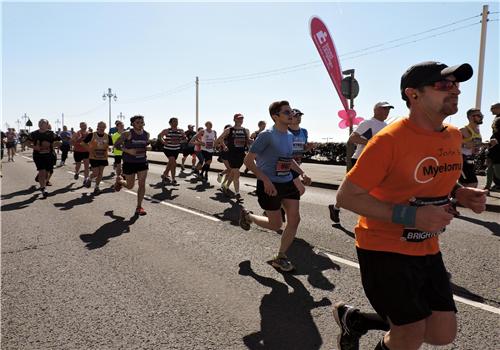 每天夜跑好还是散步好 每天夜跑好还是散步好呢