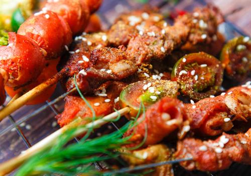 吃完烧烤后能吃西瓜吗(吃烧烤后吃西瓜会去火吗)