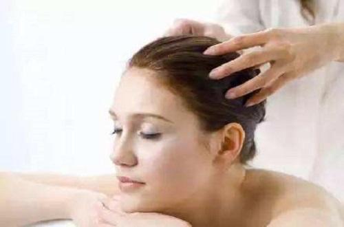 按摩哪里治疗感冒 按摩哪里治疗感冒鼻塞