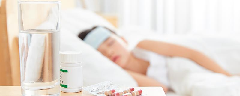 怎么正确的用毛巾敷额头退烧（怎么正确的用毛巾敷额头退烧三岁小孩）