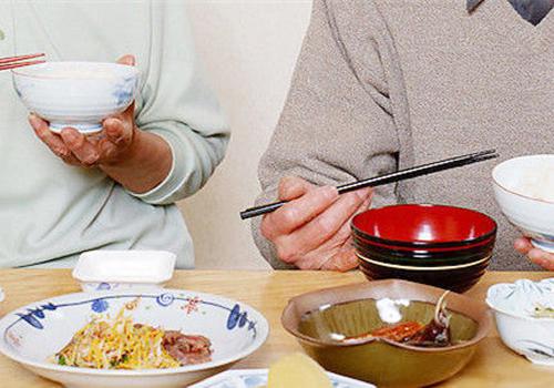 癌症离嘴其实很近，饮食6招有效防癌（饮食防癌症）