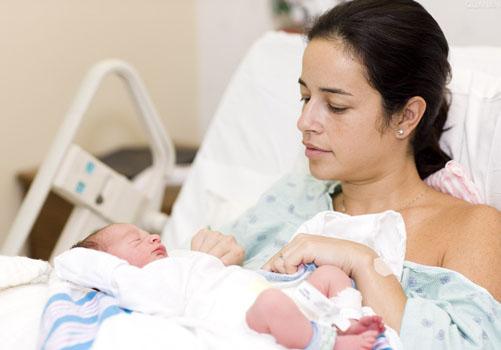 坐月子吃什么好（坐月子吃什么好补身体菜谱）