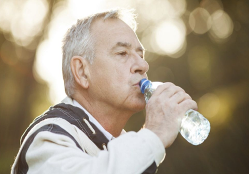痛风喝水有用吗(痛风喝水有用吗百度百科)