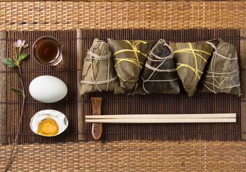 一岁宝宝可以吃粽子吗(一岁的宝宝能不能吃粽子)