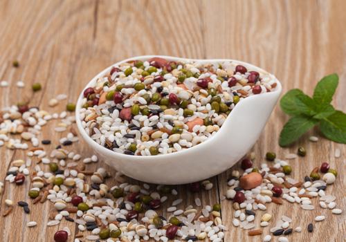 燕窝和芡实可以一起煮吗 燕麦和芡实能一起煮吗