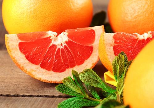 柚子皮可以泡脚吗（柚子皮可以泡脚吗有什么作用）