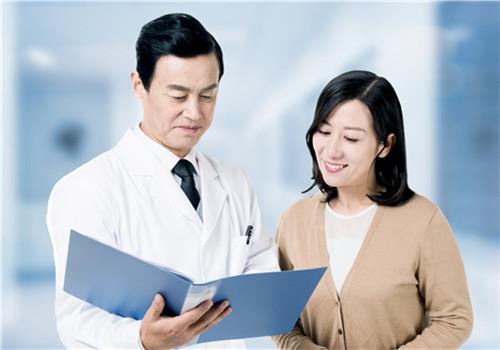 夏天湿气重的症状有哪些(夏天湿气重的症状有哪些中医)