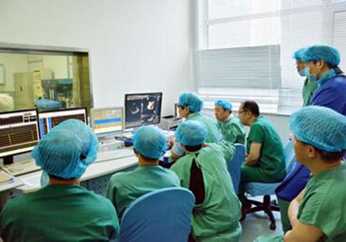 腋臭微创手术痛苦吗(腋臭微创手术有用吗)