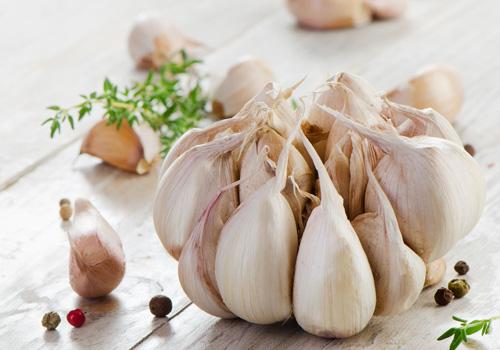 吃大蒜有什么好处(胃不好吃大蒜有什么好处)