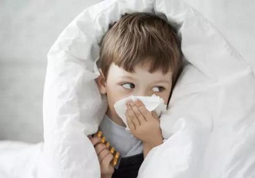 孩子咳嗽不能吃什么好（小孩咳嗽不能吃什么食物比较好）