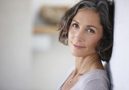 绝经后又来月经是怎么回事（50多岁绝经后又来月经是怎么回事）