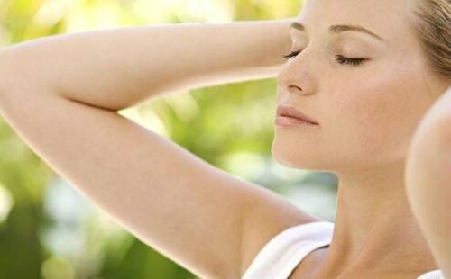 月经不调的原因（小姑娘月经不调的原因）