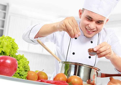 炒菜时咳嗽是怎么回事（炒菜闻到油烟就咳嗽是什么原因）