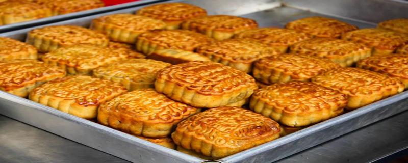 去年的月饼放在冰箱里今年还能吃吗（去年的月饼放在冰箱里今年还能吃吗英文）