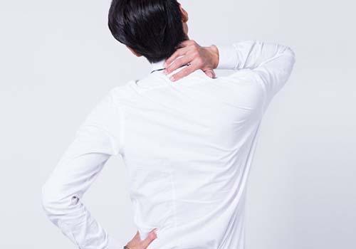 头痛是什么原因造成的（睡觉起来头痛是什么原因造成的）