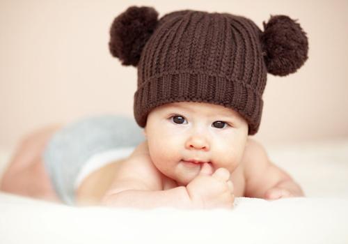 夏天宝宝发烧可以敷冰袋吗（小孩发烧了可以用冰袋敷吗）