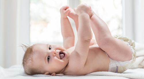 手足口病晚上睡觉哭闹不止怎么办（孩子手足口病晚上老是哭怎么办）