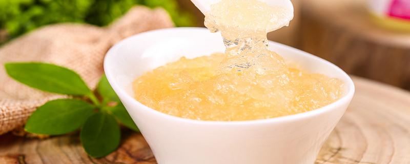 炖燕窝放什么材料一起炖最好 炖燕窝放什么材料一起炖最好呢