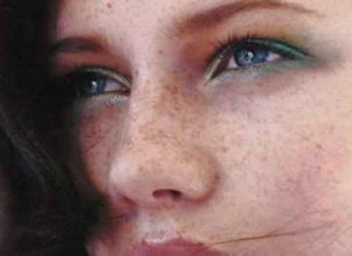 生完孩子后怎么去斑（生完孩子后脸上的斑怎样才能下去）