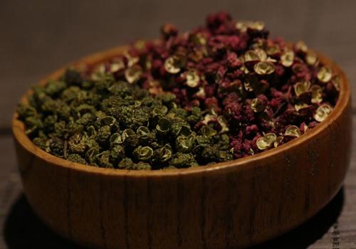 花椒泡脚什么季节最好 冬季花椒泡脚的好处