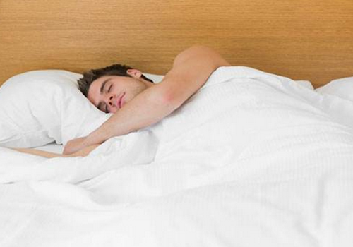 男人裸睡有什么好处吗 裸睡需注意哪些问题