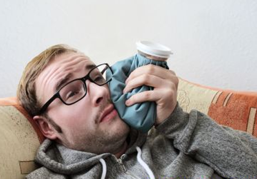 牙疼怎么办（牙疼怎么办一招教你3秒治牙疼）