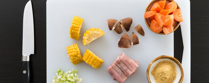 白色塑料菜板对身体有害吗 菜板买圆的好还是买方的好