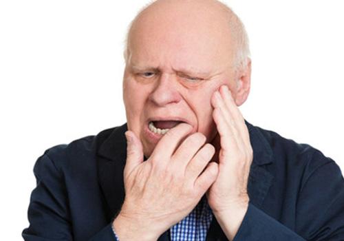 口腔溃疡两个月都没好怎么办（口腔溃疡两个月了还不好,怎么办呢）