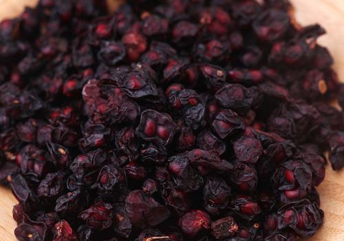 吃什么能清除肝脏毒素(什么食物解肝脏毒素)