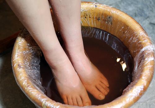 什么人不能泡脚（什么人不能泡脚?）