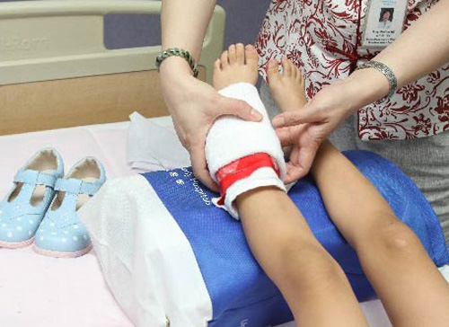 肺癌晚期脚肿怎么回事（肺癌晚期脚肿是怎么回事?）