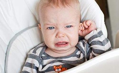 宝宝中耳炎怎么治疗（一岁半宝宝中耳炎怎么治疗）