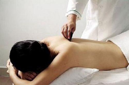 胃痛刮痧在哪个部位 胃部刮痧刮哪个部位