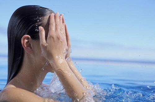 游泳后眼睛红怎么办（游泳后眼睛红怎么办才能消除）
