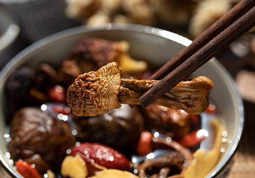 玉竹能泡酒吗（新鲜玉竹能泡酒吗）