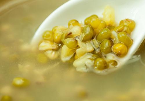 绿豆汤过夜还能喝吗 喝隔夜的绿豆汤会不会有副作用