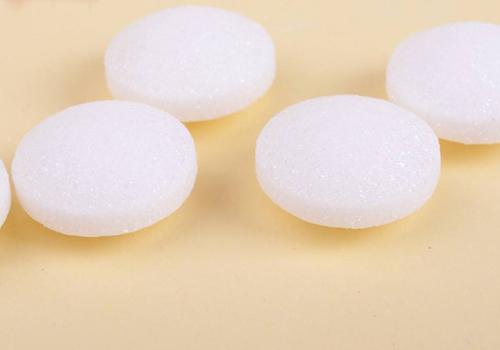 樟脑丸泡水能洗头发吗 樟脑丸泡水洗头有什么作用