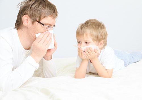 喉咙痒咳嗽是风热还是风寒（喉咙发痒咳嗽是风寒还是风热）